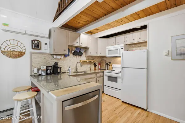 107 Buckhill RD, Albrightsville, PA 18210