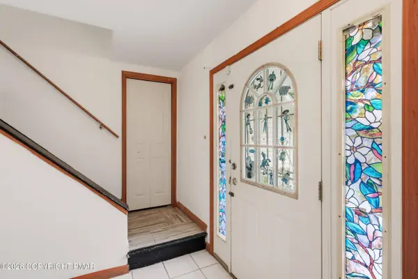 222 Martha LN, Blakeslee, PA 18610