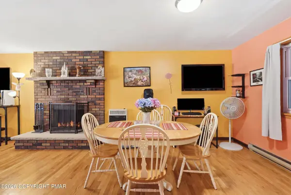 8466 Bumble Bee WAY, Tobyhanna, PA 18466