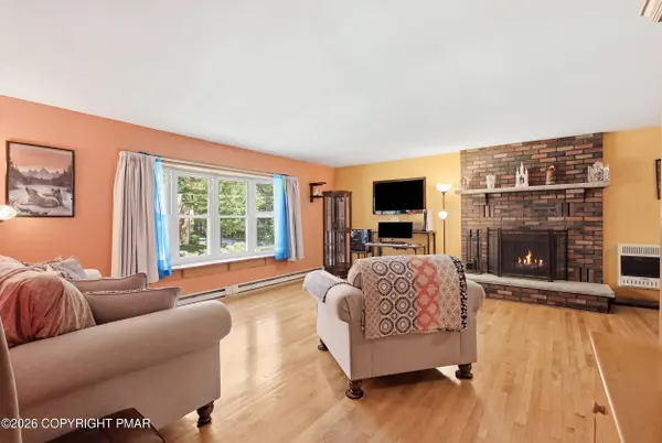 8466 Bumble Bee WAY, Tobyhanna, PA 18466