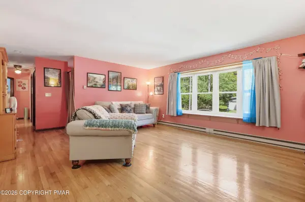 8466 Bumble Bee WAY, Tobyhanna, PA 18466