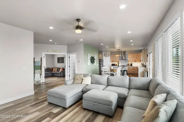7903 Viola CIR, Anchorage, AK 99516