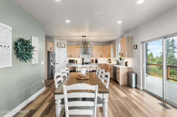 7903 Viola CIR, Anchorage, AK 99516