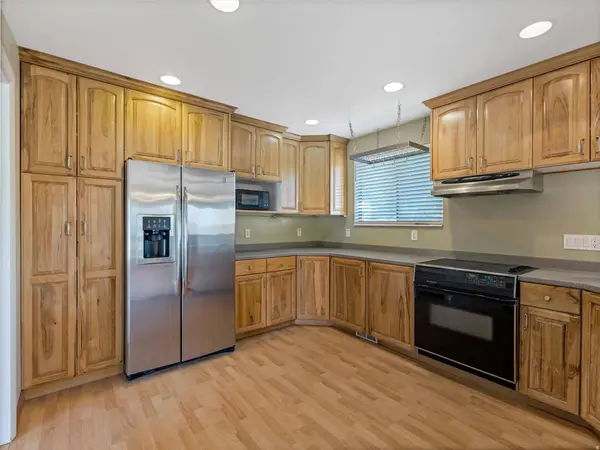 9326 ALVEY LN, Sandy, UT 84093