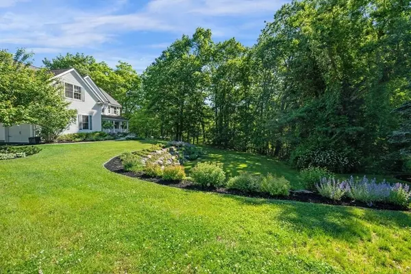 22 Sawyer Ln, Middleton, MA 01949