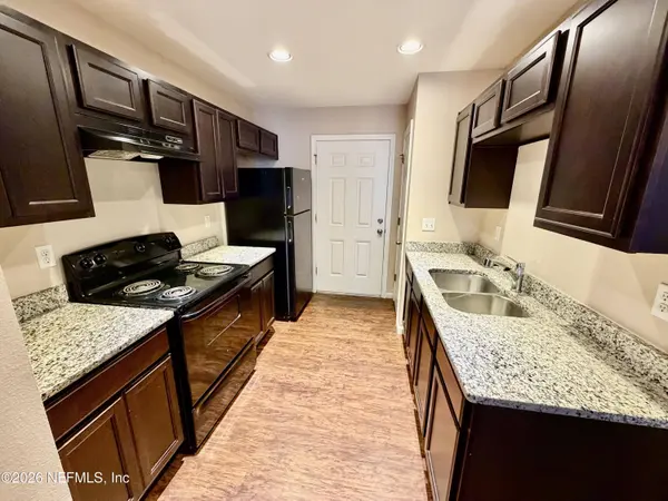 8135 FIRETOWER RD, Jacksonville, FL 32210