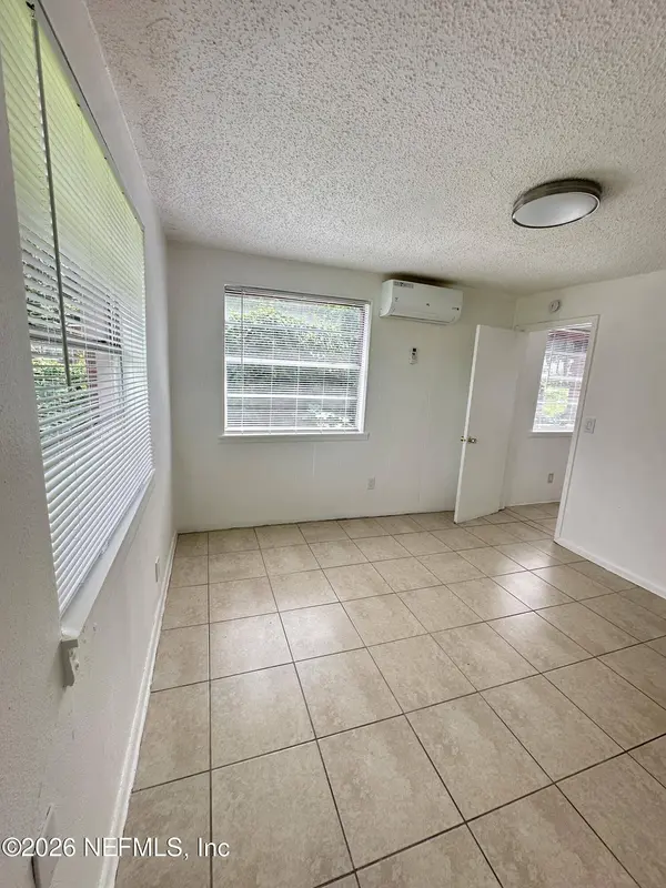 7915 HARE AVE, Jacksonville, FL 32211