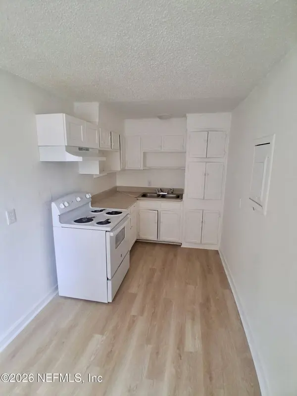 7913 HARE AVE, Jacksonville, FL 32211