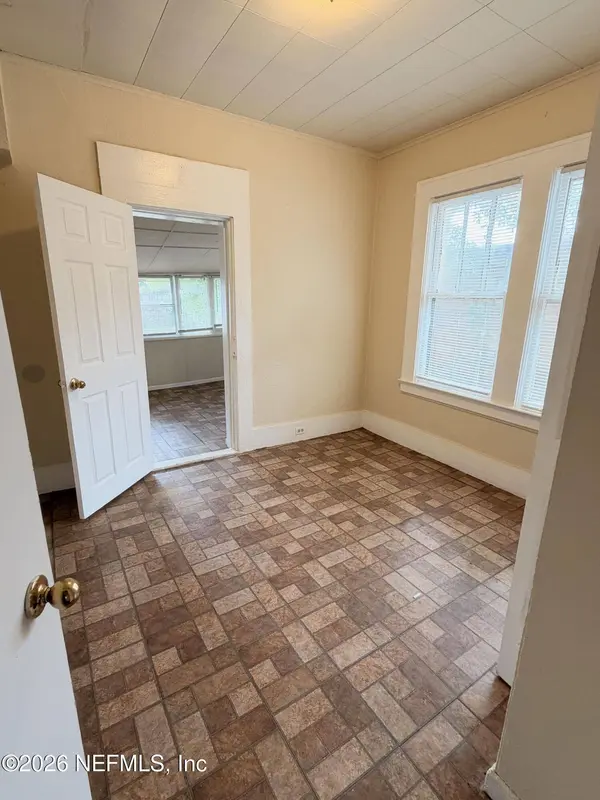 666 BASSWOOD ST, Jacksonville, FL 32206