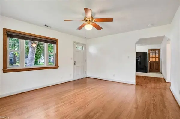 6010 Rolleston Ave, Norfolk, VA 23502