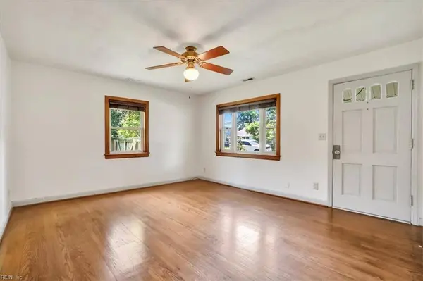 6010 Rolleston Ave, Norfolk, VA 23502
