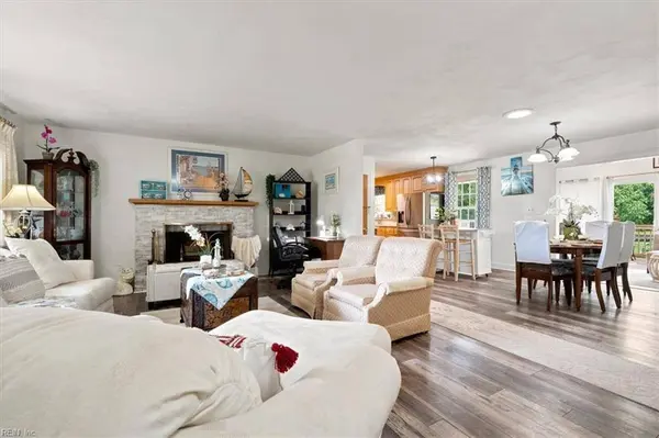248 E McGinnis Cir, Norfolk, VA 23502