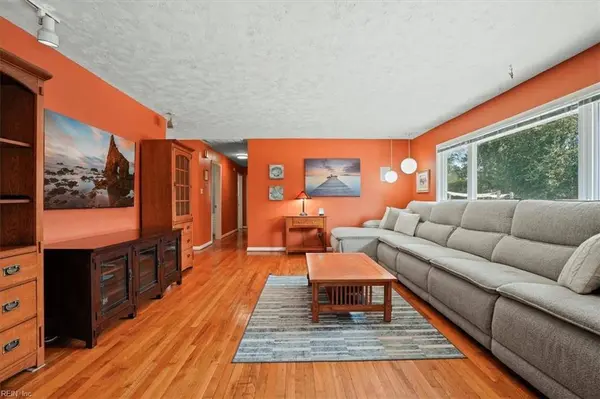 3741 Harton Rd, Virginia Beach, VA 23452