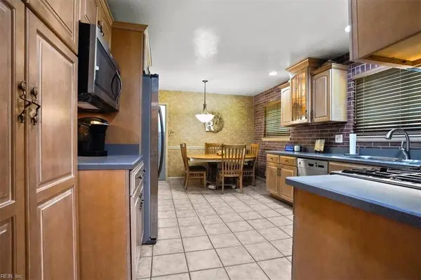 3741 Harton Rd, Virginia Beach, VA 23452