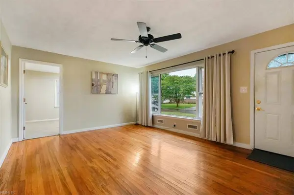 429 Gotham Rd, Virginia Beach, VA 23452