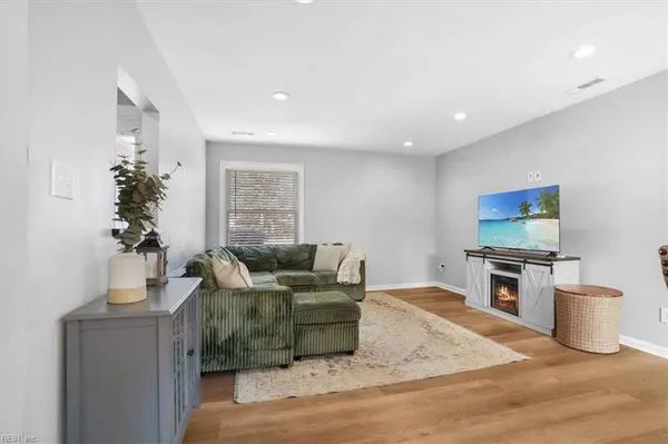 4217 Buttonwood Ct, Virginia Beach, VA 23462