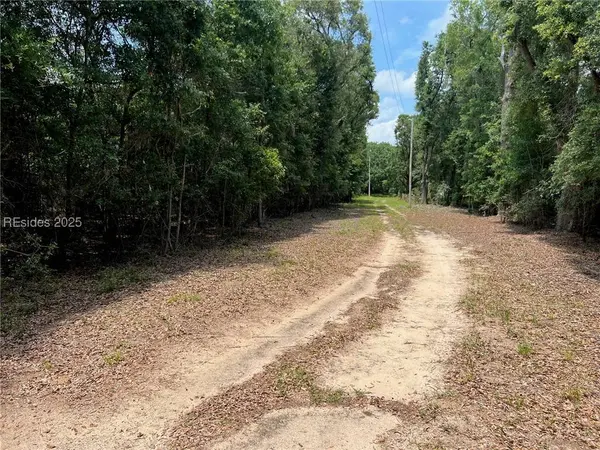 66 Tombee RD, St Helena Island, SC 29920