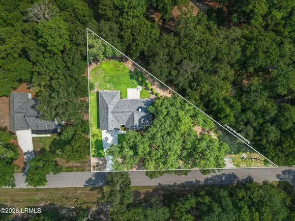 24 Alumni RD Road, Beaufort, SC 29907