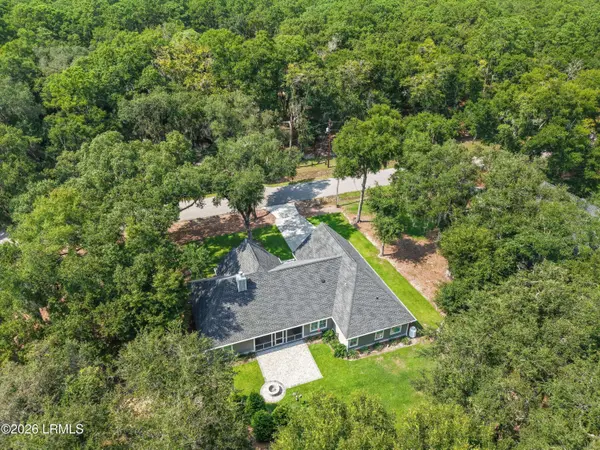 24 Alumni RD Road, Beaufort, SC 29907