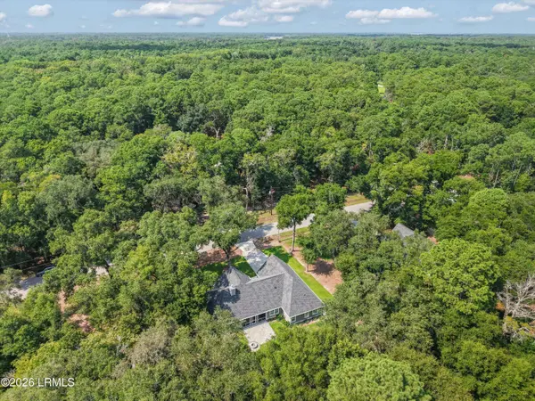 24 Alumni RD Road, Beaufort, SC 29907