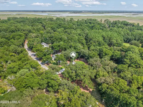 24 Alumni RD Road, Beaufort, SC 29907