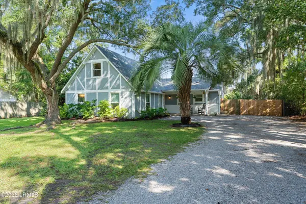 2834 W Royal Oaks DR Drive, Beaufort, SC 29902