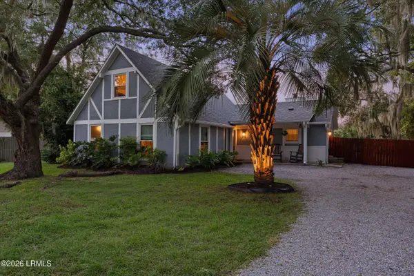 2834 W Royal Oaks DR Drive