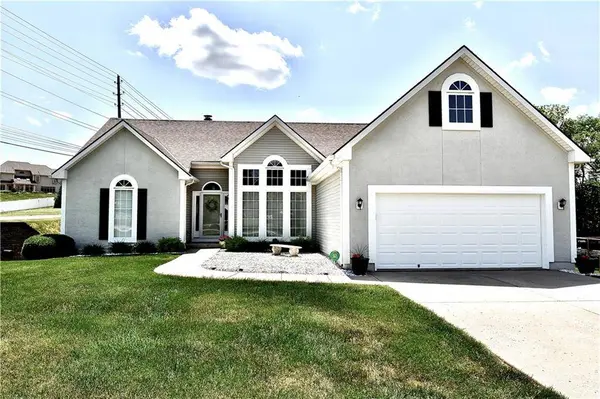 1 Timber Creek DR, Platte City, MO 64079