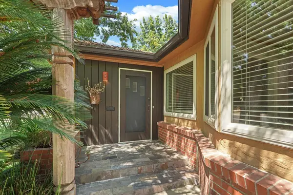 1101 W Oak ST, Lodi, CA 95240