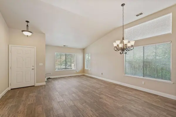 929 Lake Canyon AVE, Galt, CA 95632