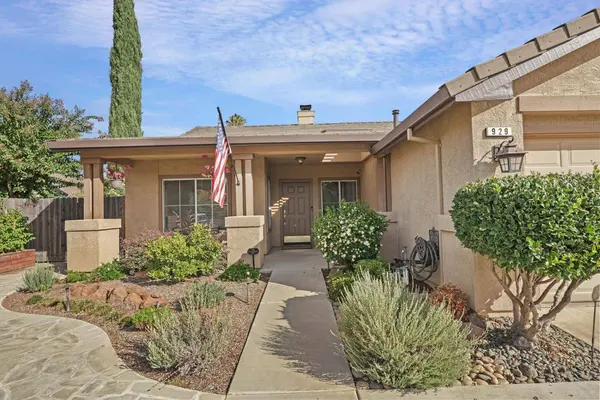 929 Lake Canyon AVE, Galt, CA 95632