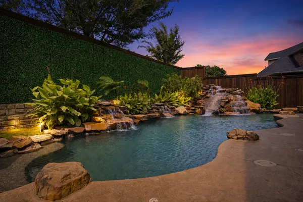 3326 Castlewood Blvd, Highland Village, TX 75077-1833