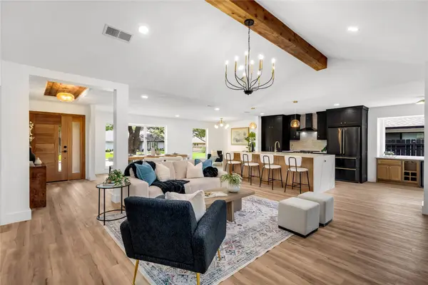 4109 Candlenut LN, Dallas, TX 75244