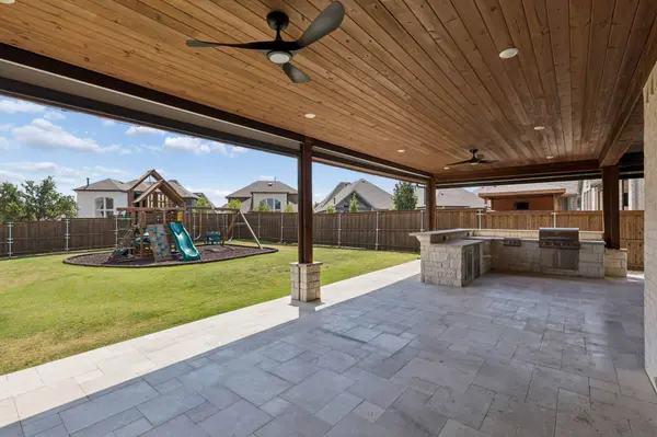 8213 Western, The Colony, TX 75056