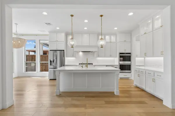 8213 Western, The Colony, TX 75056