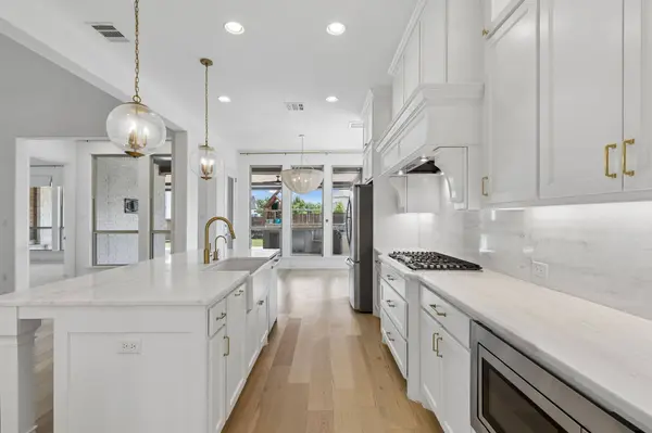 8213 Western, The Colony, TX 75056