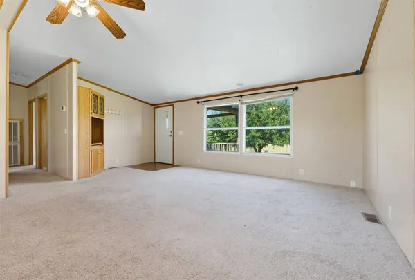 128 Hill Top LN, Huntsville, TX 77320