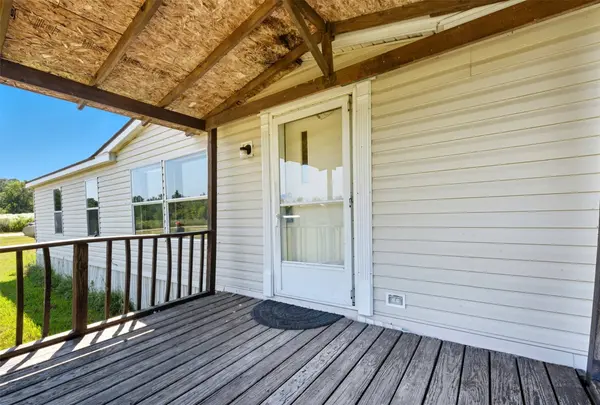 128 Hill Top LN, Huntsville, TX 77320