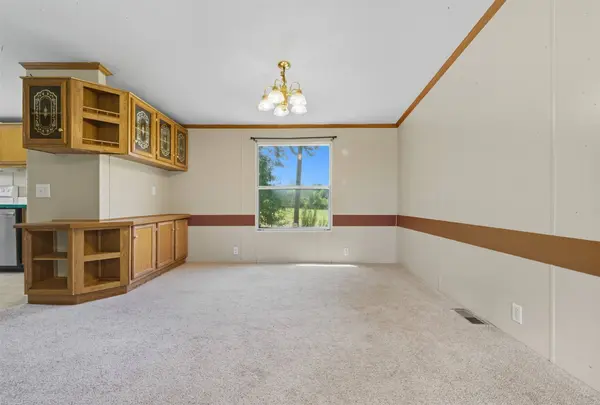 128 Hill Top LN, Huntsville, TX 77320