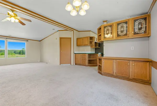 128 Hill Top LN, Huntsville, TX 77320