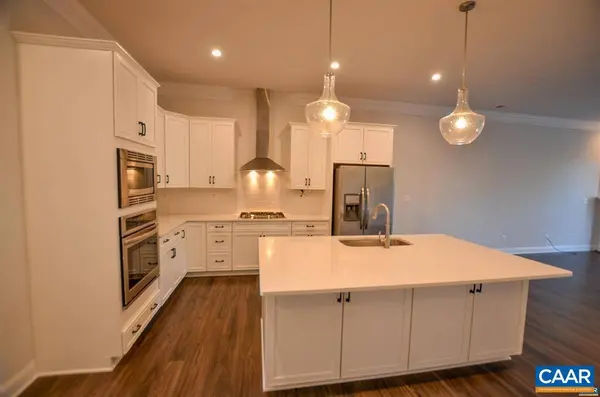 327 CLAIBOURNE RD, Crozet, VA 22932