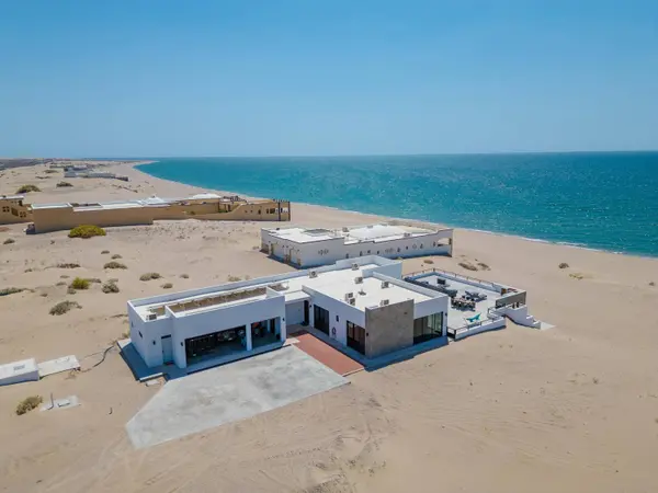 117 Playa Paloma, Santo Tomas,