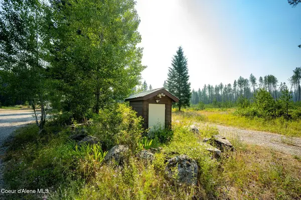 7011 Kelso Lake RD, Athol, ID 83801