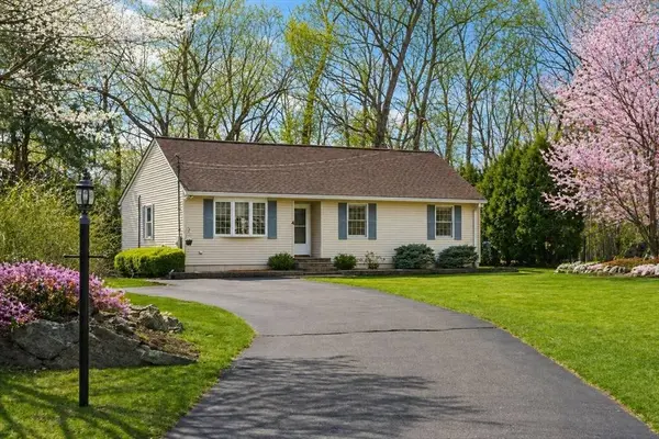 4 Dorianna Cir, Shrewsbury, MA 01545