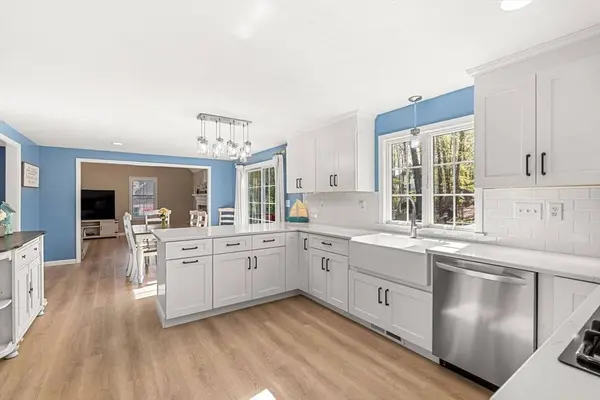 270 Morgan Rd, Northbridge, MA 01588