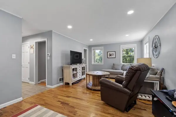 18 Bruce St, Grafton, MA 01519