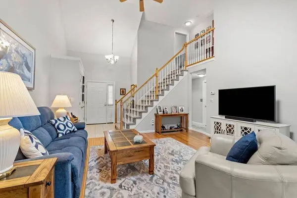 7 Nature View Dr #7, Uxbridge, MA 01569