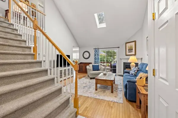 7 Nature View Dr #7, Uxbridge, MA 01569