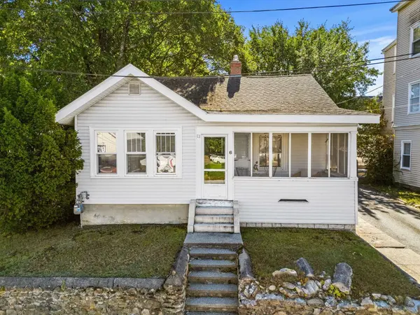 6 Hartford Ave W, Uxbridge, MA 01569