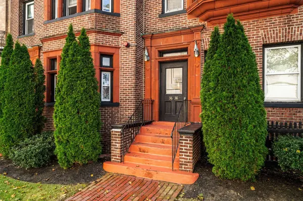 38 Elm St #4, Worcester, MA 01609